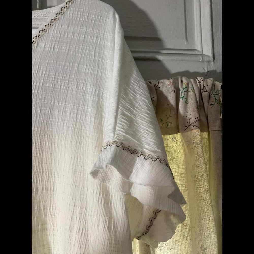 Max Studio Textured Tie Front Embroidered Blouse Size 1X - Picture 5 of 7